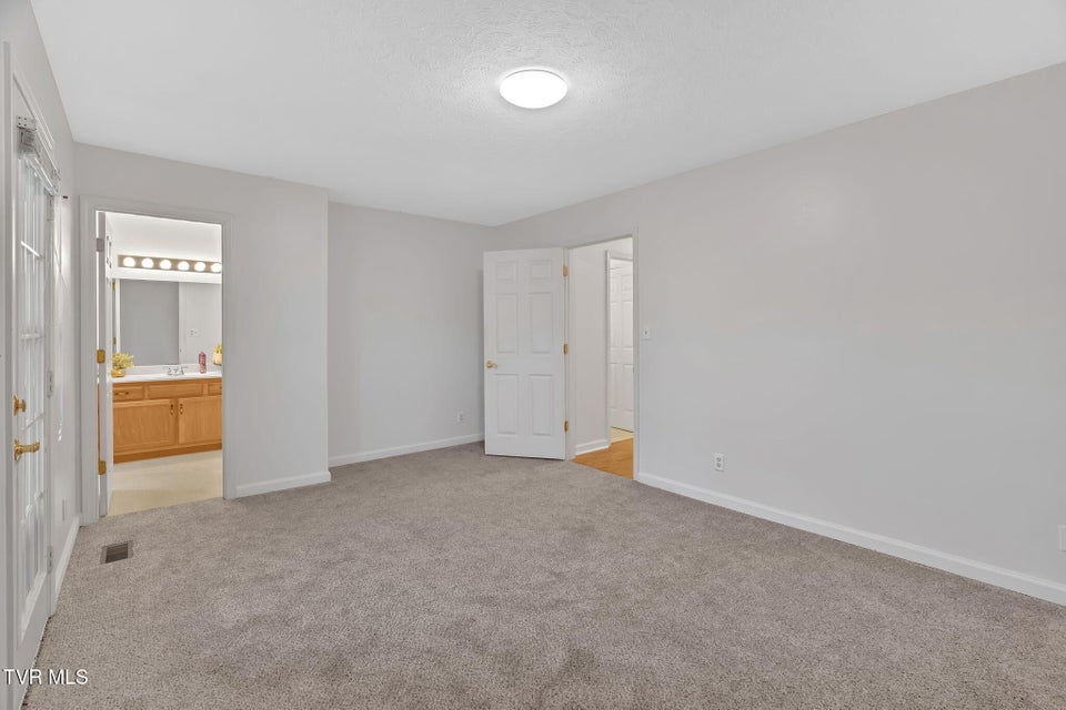 Photo #14: 723 Teasel Drive