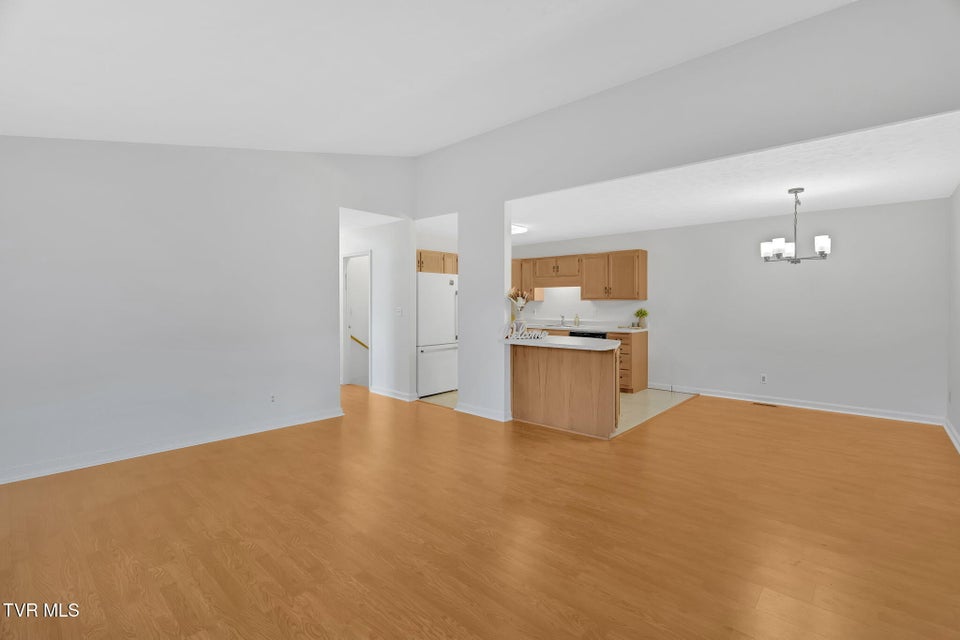 Photo #25: 723 Teasel Drive