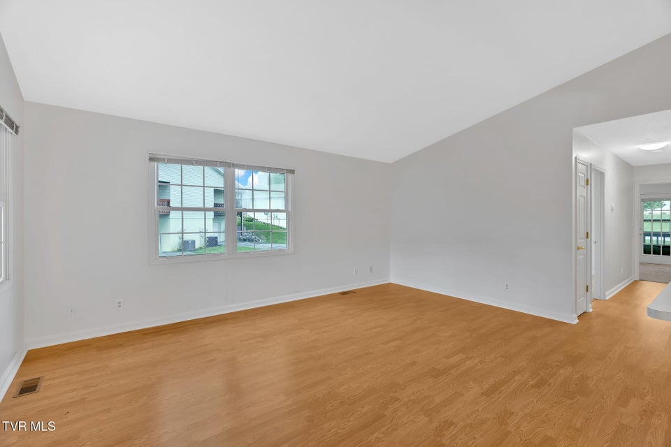 Photo #26: 723 Teasel Drive