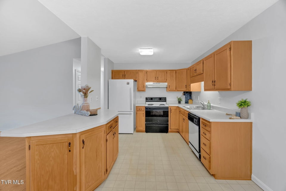 Photo #27: 723 Teasel Drive