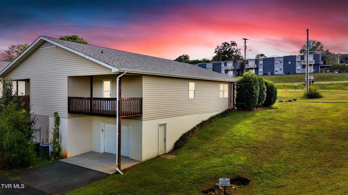 Photo #35: 723 Teasel Drive
