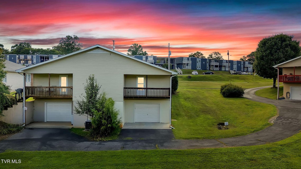 Photo #40: 723 Teasel Drive