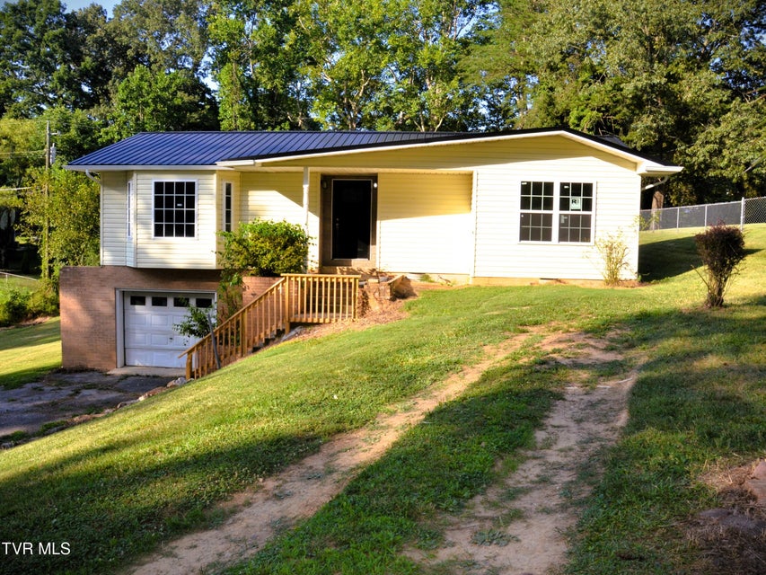 Photo #3: 1813 Duke Street