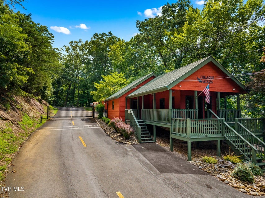 Photo #11: 648 Lakeview Drive