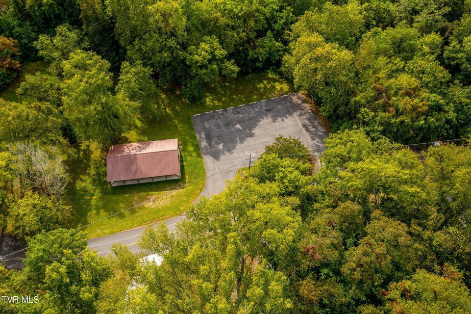 Photo #23: 648 Lakeview Drive