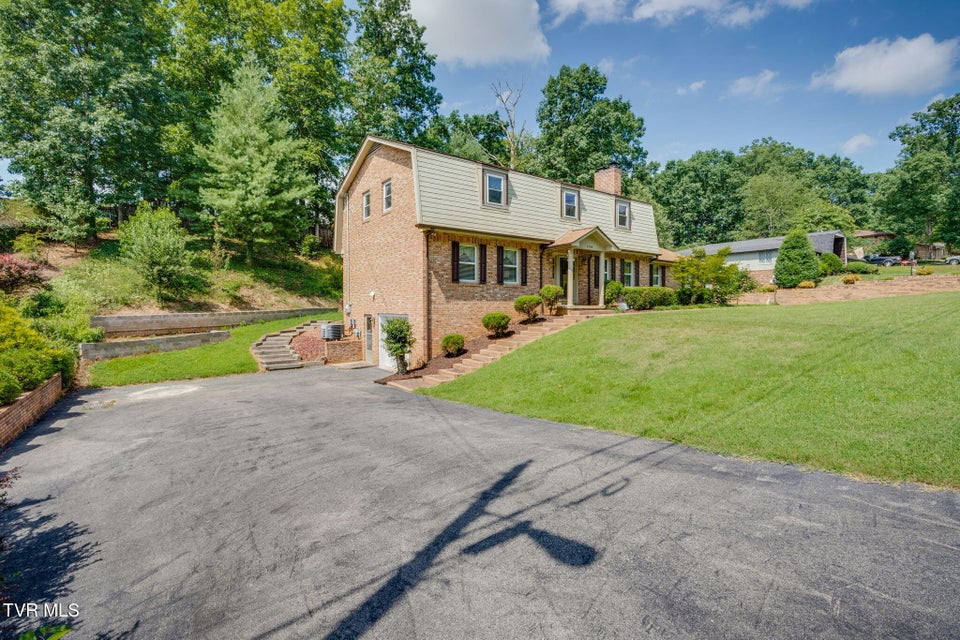Photo #39: 2104 Southcote Drive