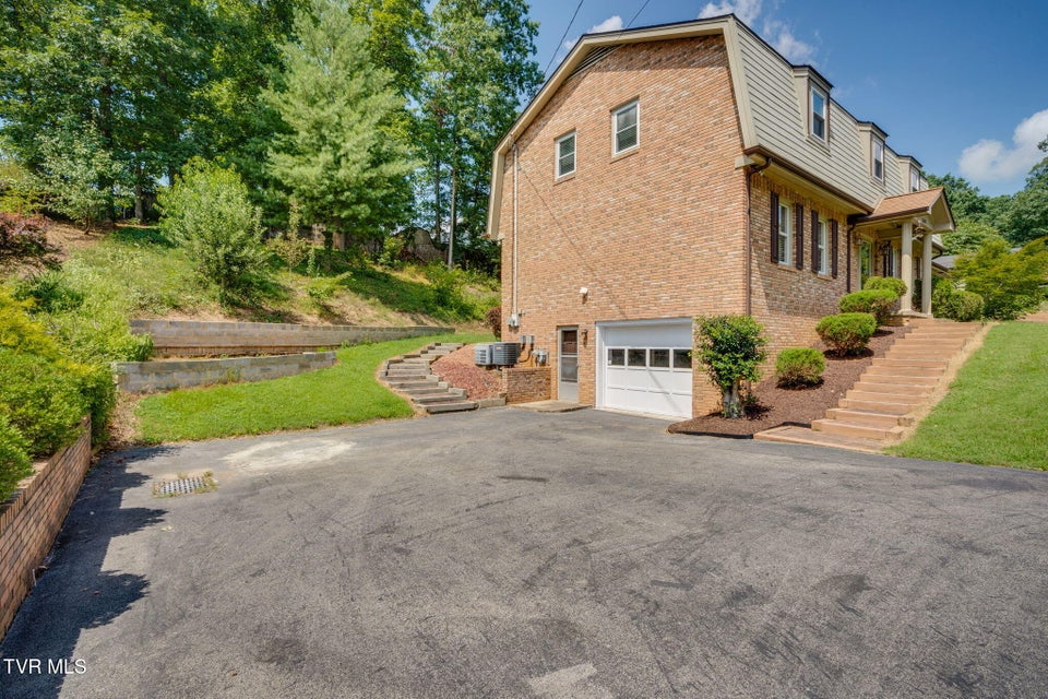 Photo #48: 2104 Southcote Drive