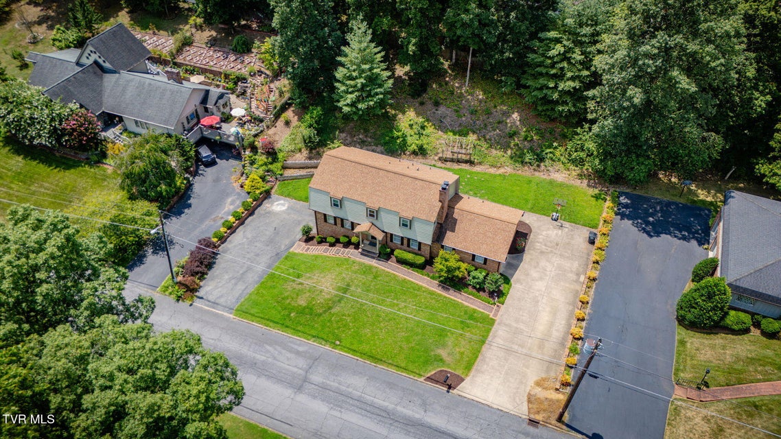 Photo #47: 2104 Southcote Drive