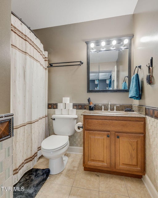 Photo #14: 516 Grays Pointe Court