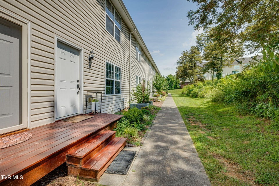 Photo #24: 516 Grays Pointe Court