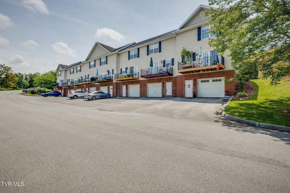 Photo #27: 516 Grays Pointe Court
