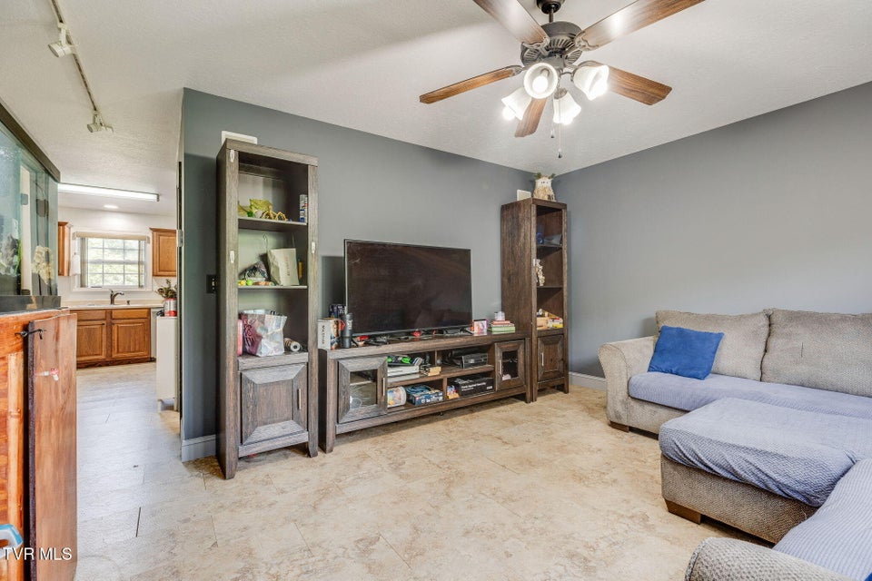 Photo #6: 516 Grays Pointe Court