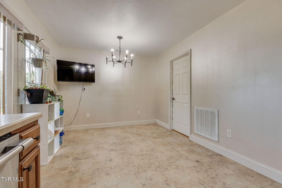 Photo #29: 516 Grays Pointe Court