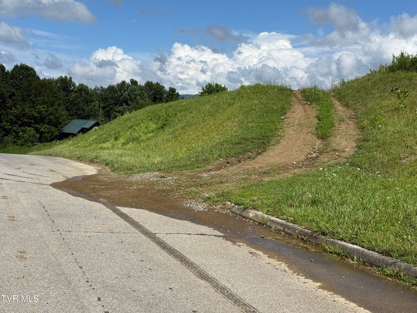 Photo #2: 105 Tailwater Road