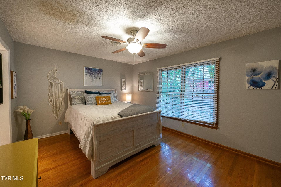 Photo #17: 904 Broadwood Drive