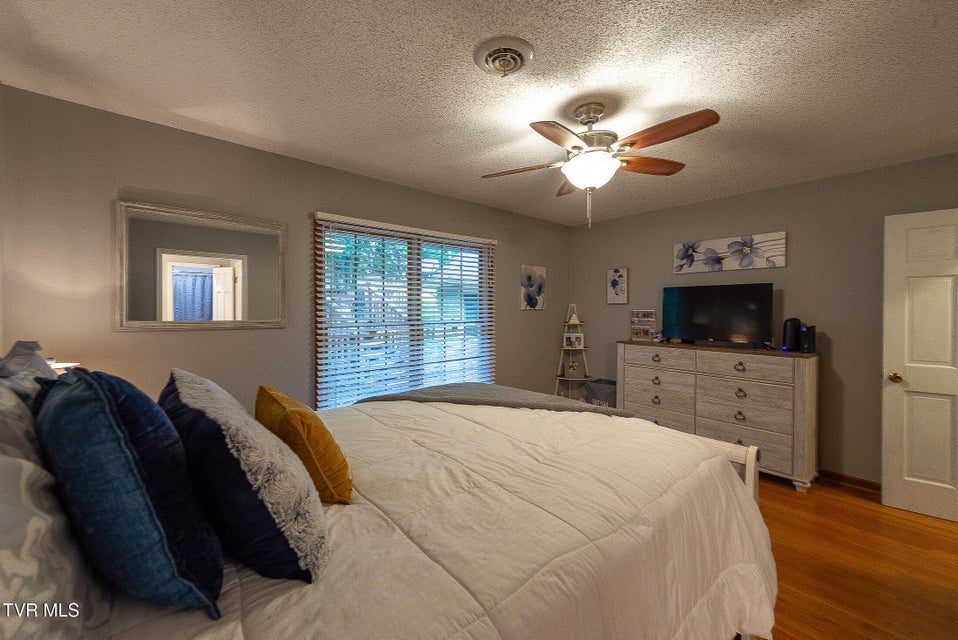 Photo #19: 904 Broadwood Drive