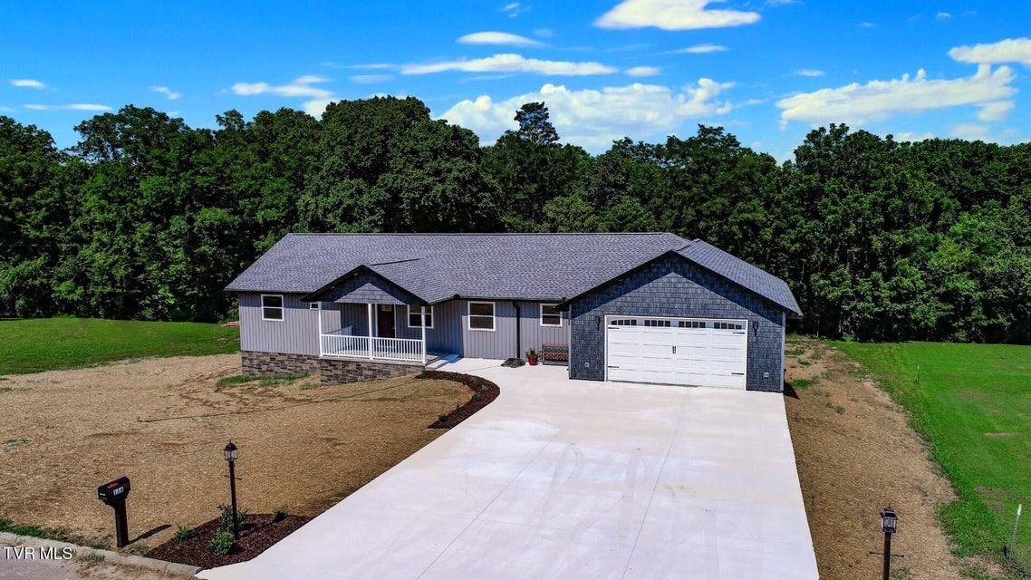 Photo #2: 116 Meadowood Dr 