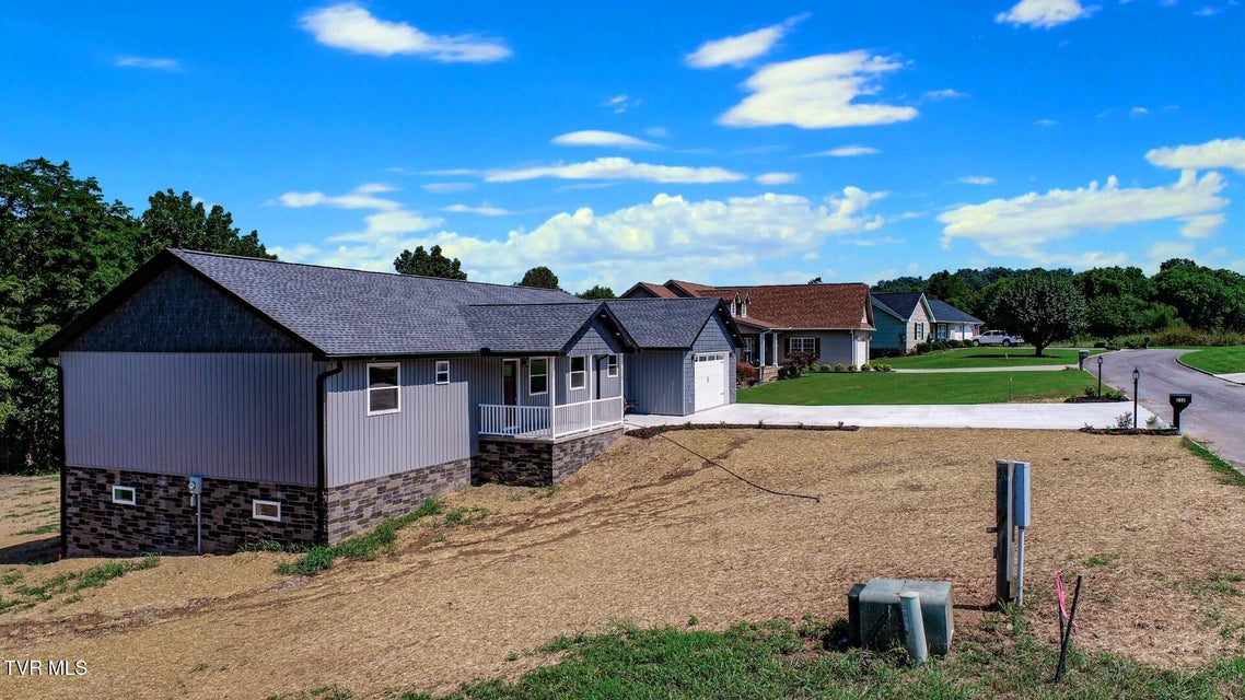 Photo #4: 116 Meadowood Dr 