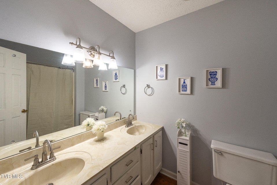 Photo #28: 904 Broadwood Drive