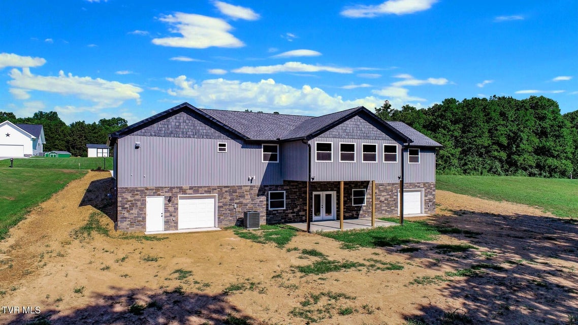 Photo #7: 116 Meadowood Dr 