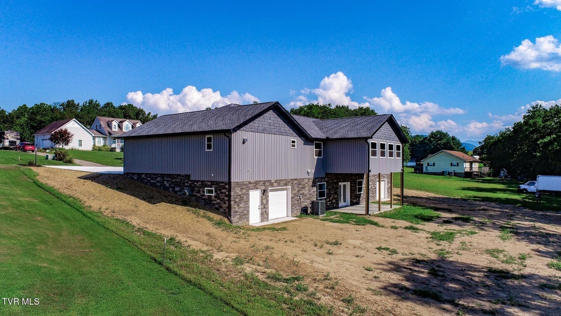 Photo #8: 116 Meadowood Dr 