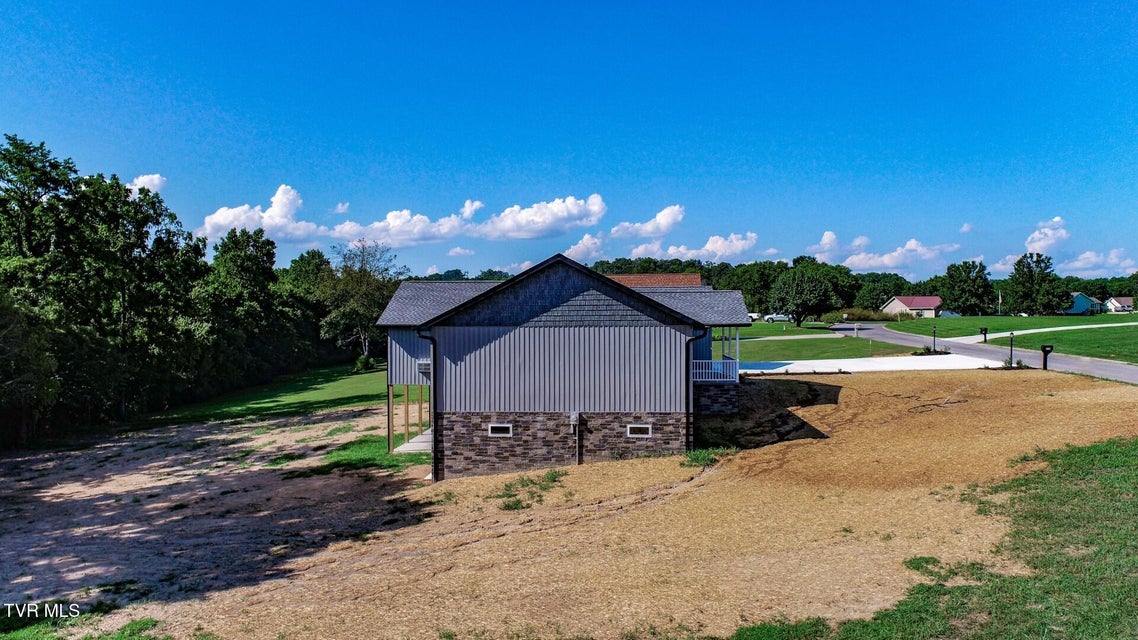 Photo #9: 116 Meadowood Dr 