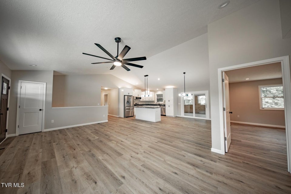 Photo #12: 116 Meadowood Dr 