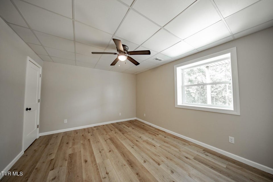 Photo #37: 116 Meadowood Dr 
