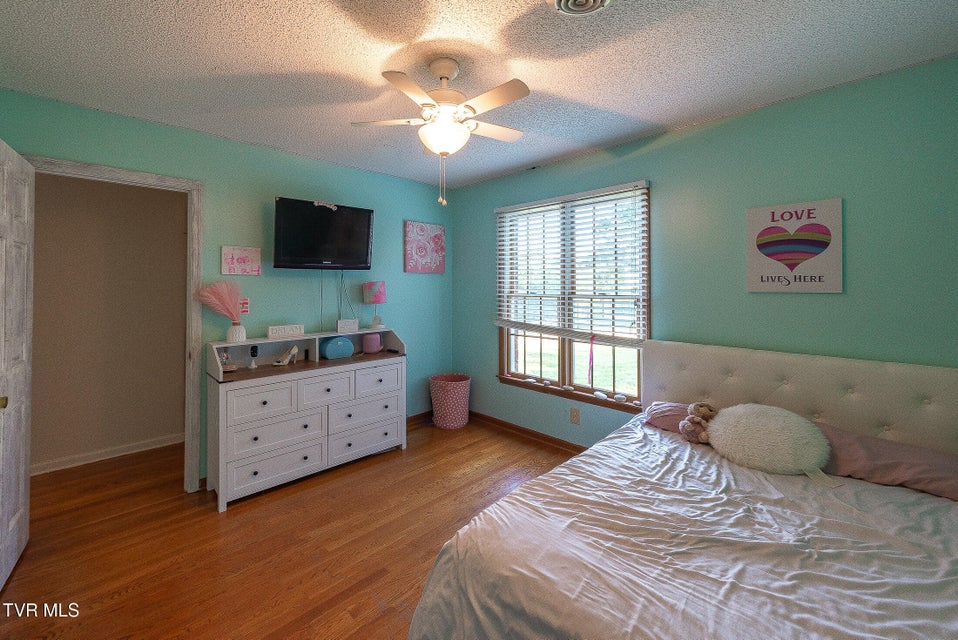 Photo #32: 904 Broadwood Drive