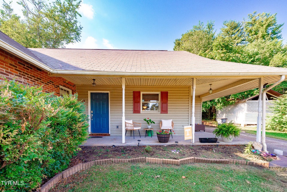 Photo #4: 904 Broadwood Drive