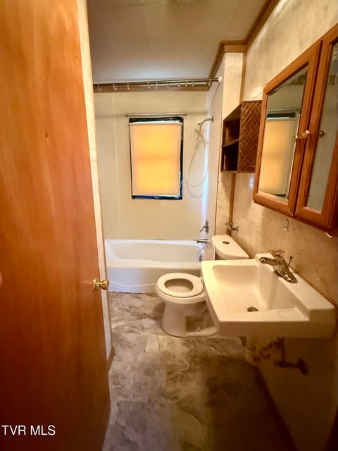 Photo #12: 933 Walker Street