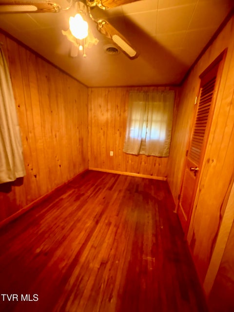 Photo #19: 933 Walker Street