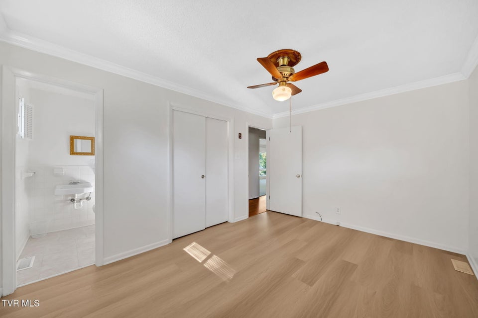 Photo #19: 130 Smith Avenue