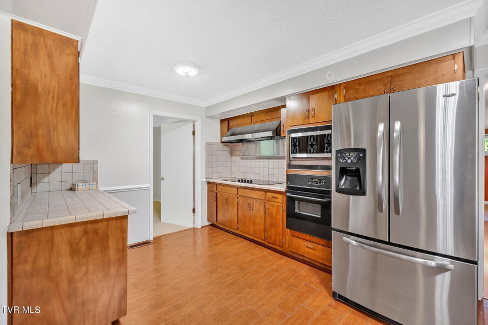 Photo #11: 130 Smith Avenue