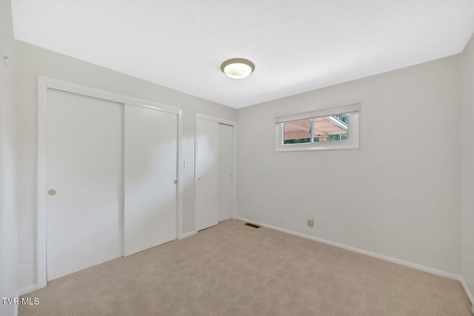 Photo #18: 130 Smith Avenue
