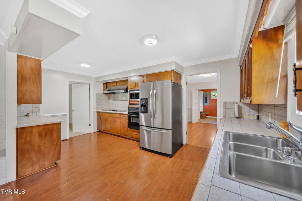 Photo #14: 130 Smith Avenue