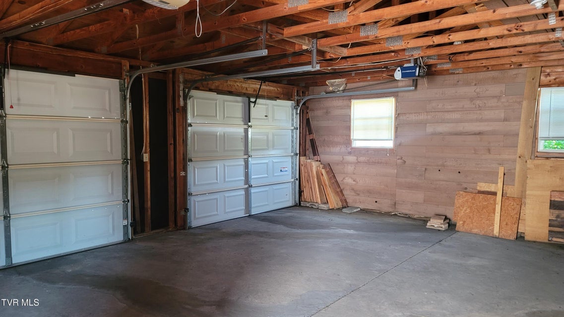 Photo #8: 304 Kinkead Street