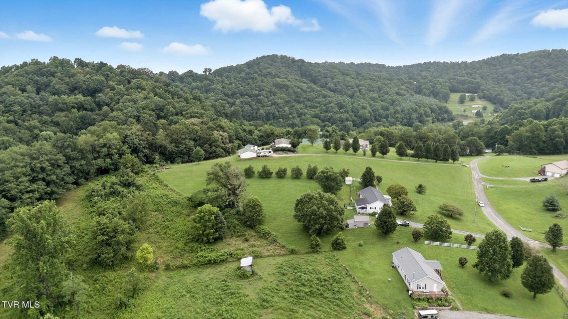 Photo #3: 17977 Overlook Dr Drive