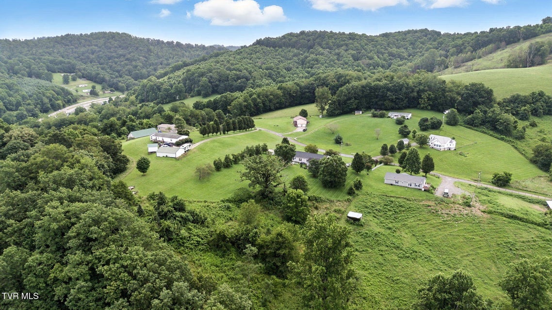 Photo #5: 17977 Overlook Dr Drive