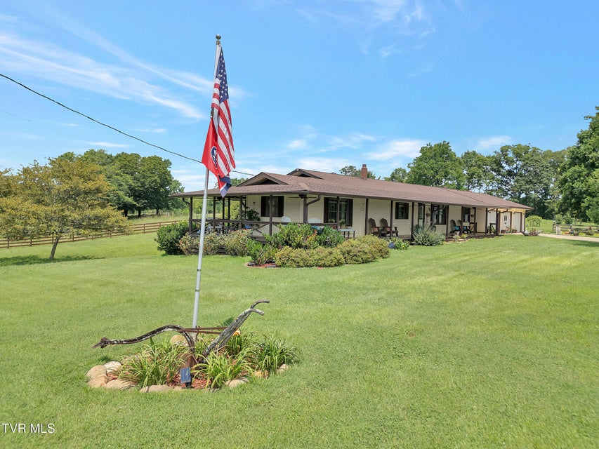 Photo #2: 200 Crum Lane