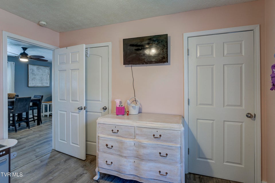 Photo #28: 1222 Chestnut Street