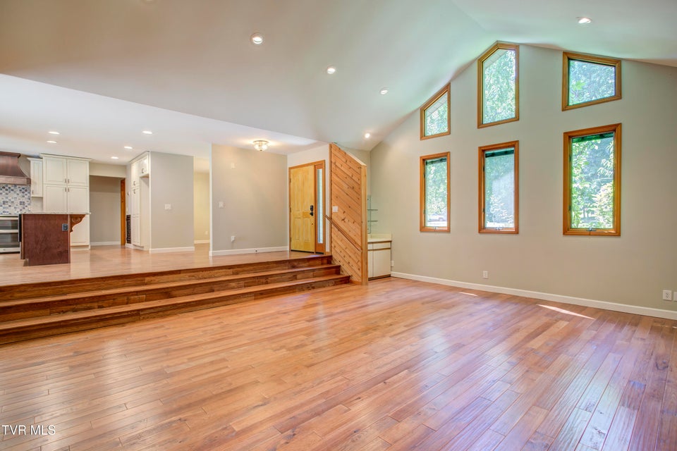 Photo #10: 230 Picadilly Lane