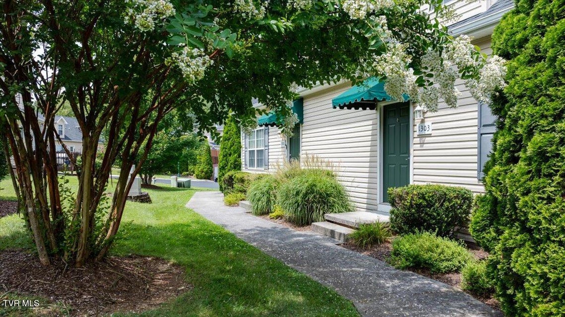 Photo #2: 1303 Kensington Place