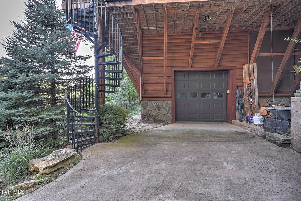 Photo #3: 665 Laurels Road