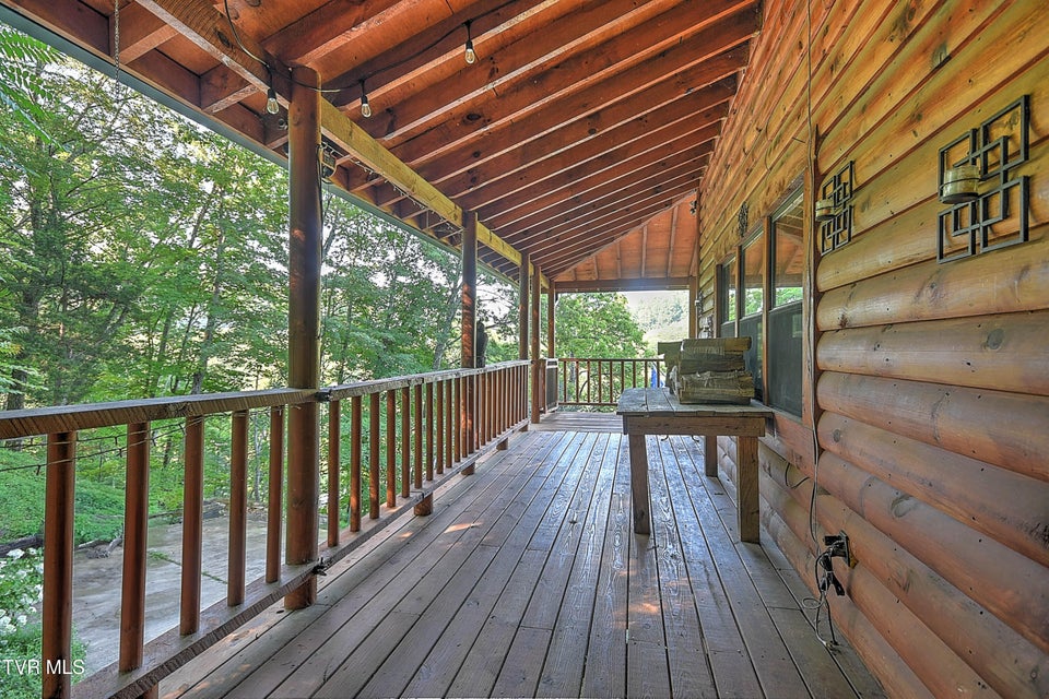 Photo #7: 665 Laurels Road