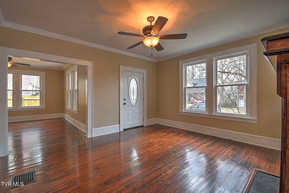 Photo #10: 409 Locust Street