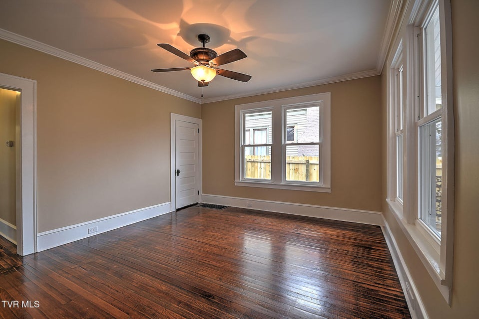 Photo #12: 409 Locust Street