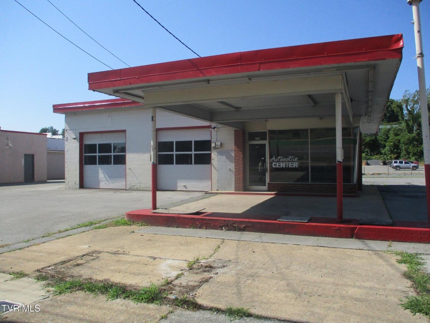 Photo #2: 332 Elk Avenue