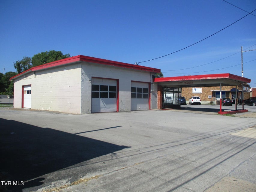 Photo #7: 332 Elk Avenue