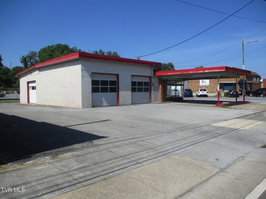 Photo #8: 332 Elk Avenue